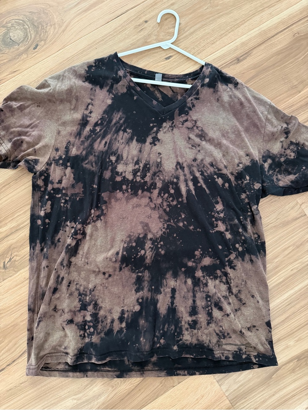 Women’s Black & Brown Tie-Dye V-Neck Shirt